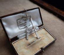 画像をギャラリービューアに読み込む, Antique ski ピアス