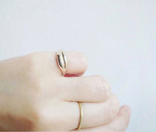 画像をギャラリービューアに読み込む, Lips ring -K10 gold